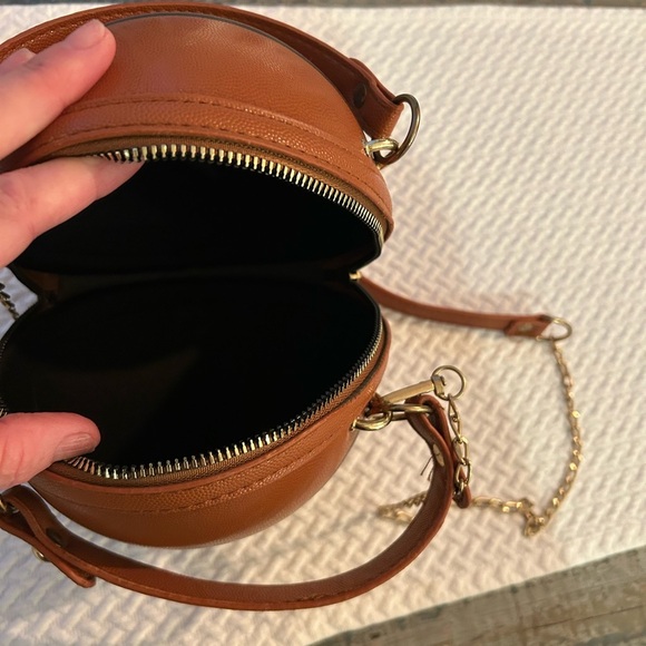 Basketball Purse Round 6” diameter, Clean Black Interior 3” drop two handles - Picture 2 of 6